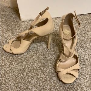 Vince Camuto Size 8 Heels